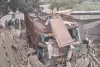 Ballia में बेकाबू हुआ ट्रक, कई दुकानें क्षतिग्रस्त