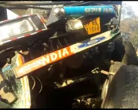 बलिया में भीषण Road Accident, दो की हालत गंभीर ; देखें घटना का खौफनाक Video