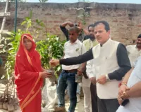 रेल अफसर निर्भय नारायण सिंह ने बताए पौधरोपण के फायदे, युवाओं को दिये सफलता के मंत्र