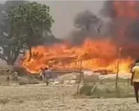 बलिया में आग का कहर : 125 से अधिक झोपडियां जलकर राख, मची चीख-पुकार