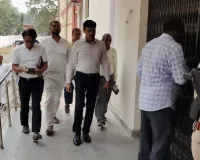 बलिया में EVM और वीवीपैट वेयरहाउस का डीएम ने किया निरीक्षण