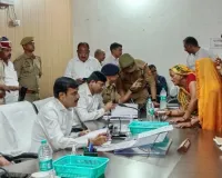 संपूर्ण समाधान दिवस : बलिया डीएम-एसपी ने सुनीं फरियाद, दिए जरूरी निर्देश