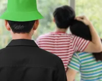 बेवफाई का सिंबल : धोखेबाज पत्नियों के लिए हरी टोपी पहनने का रिवाज !