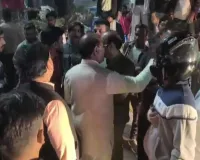 पति और बेटे को छोड़ जिम ट्रेनर के साथ मिली विवाहिता, परिजनों का हंगामा