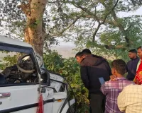 बलिया में भीषण Road Accident : पेड़ से टकराई तेज रफ्तार बोलेरो, चार लड़कों की दर्दनाक मौत