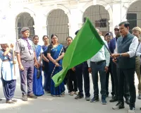 वंदे मातरम का 150 वर्ष : बलिया में छात्रों की रैली को डीएम ने दिखाई हरी झंडी