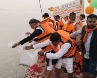 BALLIA BREAKING : गंगा में छोड़ी 2000000 मछलियों की अंगुलिकाएं