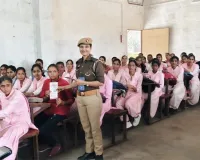 मिशन शक्ति अभियान फेज-5.0 : आधी आबादी को कुछ यूं जागरूक कर रही बलिया पुलिस