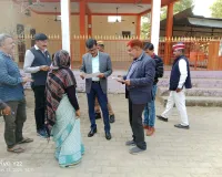 Ballia DM ने इन बूथों का किया निरीक्षण, बीएलओ को लगाई फटकार