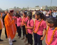 Ballia में 'फेफना खेल महोत्सव' : 100 मीटर दौड़ में पंकज और साक्षी अव्वल, कबड्डी फाइनल में...