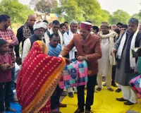 जरूरतमंदों में कम्बल वितरित कर IRTS निर्भय नारायण सिंह ने कही बड़ी बात, बोले...