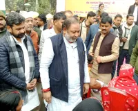 बलिया में जरूरतमंदों के चेहरे पर दिखी मुस्कान