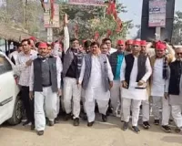 बीएलओ पर दबाव और प्रशासनिक अनदेखी के खिलाफ सपा का प्रदर्शन