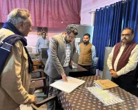 बलिया सीडीओ ने देखा विकास भवन का सच : अव्यवस्था और गंदगी पर लगाई फटकार, अनुपस्थित 'साहब' पर एक्शन