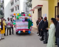 Ballia में जनपद न्यायाधीश ने दिखाई विधिक सेवा शिविर प्रचार वाहन को हरी झंडी