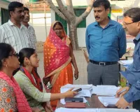 Ballia में BLO को बैठने से रोकने पर प्रधानाचार्य को शोकॉज नोटिस, डीएम ने दिखाई सख्ती