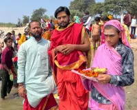 बलिया में लक्ष्मी नारायण महायज्ञ एवं सामूहिक यज्ञोपवीत संस्कार के लिए भव्य ध्वजारोहण