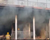 बल‍िया में आग का तांडव : मां-बेटे की दर्दनाक मौत, जान बचाने की कोशिश में पति घायल