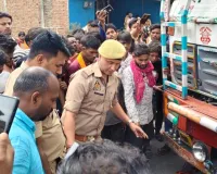 बलिया में भीषण एक्सीडेंट : बाइक सवार युवक की मौत का खौफनाक मंजर देख कांपे लोग, दूसरा रेफर