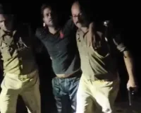 बलिया पुलिस से मुठभेड़ में रौनक उर्फ नकी यादव का हत्यारा गिरफ्तार, पैर में लगी गोली 