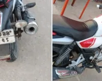 बलिया में मंदिर के पास दो दिनों से खड़ी थी लावारिश बाइक, क्या है माजरा ?