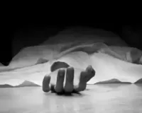 पत्नी की हत्या कर रातभर शव के पास बैठ रहा पति, बलिया पुलिस ने दबोचा