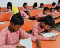 परिषदीय विद्यालयों की वार्षिक परीक्षा शुरू, बलिया में शामिल हुए दो लाख से अधिक परीक्षार्थी