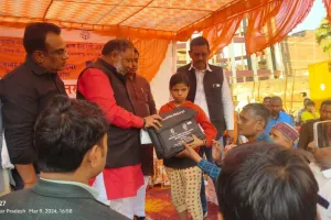 परिवहन मंत्री के हाथों बलिया के 62 दिव्यांग जनों को मिला सहायक उपकरण