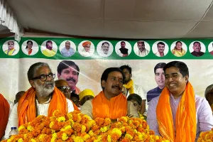 बलिया : फेफना विधानसभा में भाजपा प्रत्याशी नीरज शेखर के चुनाव कार्यालय का मंत्री ने किया उद्घाटन