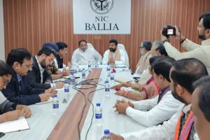 बलिया में अवैध खनन, ओवरलोडिंग और अस्पतालों की लापरवाही पर मंत्री सख्त, बोले...