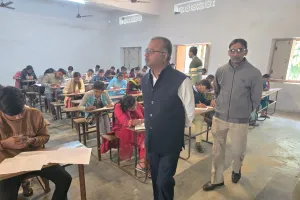JNCU BALLIA : कुलपति ने किया परीक्षा केंद्रों का निरीक्षण