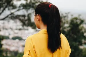 महिला सेल्स मैनेजर पर एजेंसी मालिक ने दर्ज कराया मुकदमा, वजह जानकर चौक जायेंगे आप