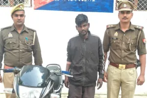 बलिया में चोरी की बाइक के साथ 22 वर्षीय युवक गिरफ्तार