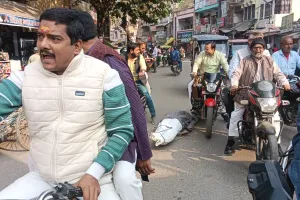 मंत्री संजय निषाद के बयान पर बलिया में उबाल : कांग्रेस ने किया जबरदस्त प्रदर्शन, सपा ने भी बोला हमला