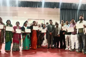 बलिया DM के हाथों सम्मानित हुए 210 BLO और सुपरवाइजर