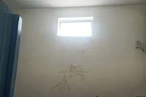 बलिया में शराब दुकान का ताला तोड़कर 1.90 लाख पार, चोरों की गतिविधियां सीसीटीवी में रिकार्ड