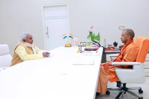 मुख्यमंत्री से मिले पूर्व विधायक सुरेन्द्र सिंह, शिक्षामित्रों की समस्याओं पर हुई बात