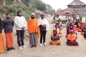 बलिया में गंगा घाट पर साधना, बटुकों ने समाज को दिया बड़ा संदेश      