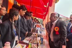 Ballia Education : मनःस्थली एजुकेशन सेंटर में दिखी 'सृजन शक्ति' की अद्भुत छटा, कुलपति ने बढ़ाया बच्चों का उत्साह