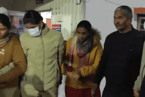 महिला दरोगा और सिपाही रंगे हाथ गिरफ्तार