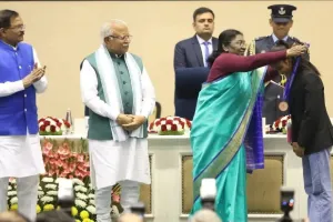 83 लाख प्रतिभागियों में चमकीं बलिया की बेटी खुशबू यादव, राष्ट्रपति के हाथों मिला सम्मान