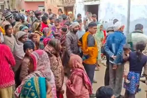 घर में घुसकर महिला BLO को बांके से काट डाला, फिर युवक ने कर ली खुदकुशी