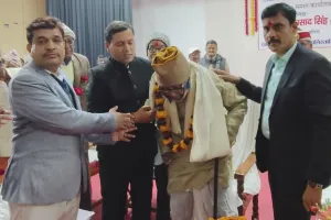 पेंशनरों के लिए खास रहा पेंशनर दिवस, बलिया डीएम की मौजूदगी में सुनीं गई समस्याएं