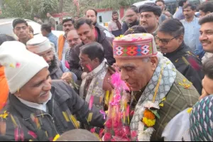 बलिया में प्राथमिक शिक्षक संघ ने TET मुद्दे पर भाजपा सांसद जगदम्बिका पाल का किया स्वागत