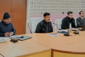 C और D में फंसे कई विभाग, बलिया डीएम ने मांगा स्पष्टीकरण; इन दो अफसरों को सख्त हिदायत