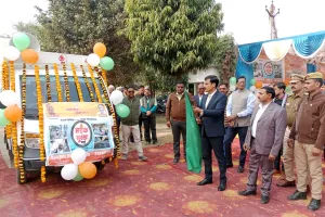 बलिया में सड़क सुरक्षा माह अभियान : डीएम बोले- हेलमेट और सीट बेल्ट से ही सुरक्षित रहेगा जीवन 