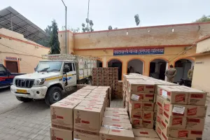 यूपी-बिहार बार्डर पर बलिया पुलिस ने पकड़ी 17.70 लाख की शराब, चालक फरार