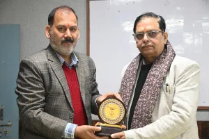 साहित्यकारों के साथ सनबीम बलिया ने मनाया विश्व हिंदी दिवस