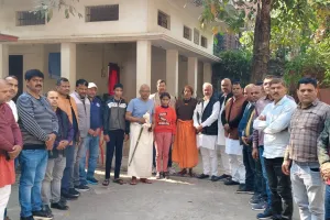 Ballia News : सड़क हादसे में मृत शिक्षक को श्रद्धांजलि देते वक्त रो पड़े टीम मेम्बर्स