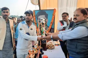 बलिया में स्व. शिवकुमार सिंह स्मृति राज्य स्तरीय क्रिकेट प्रतियोगिता : पटना को हरा चन्दौली सेमीफाईनल में